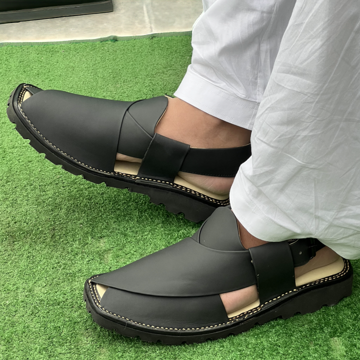 Kaptan Medicated Chappal Black
